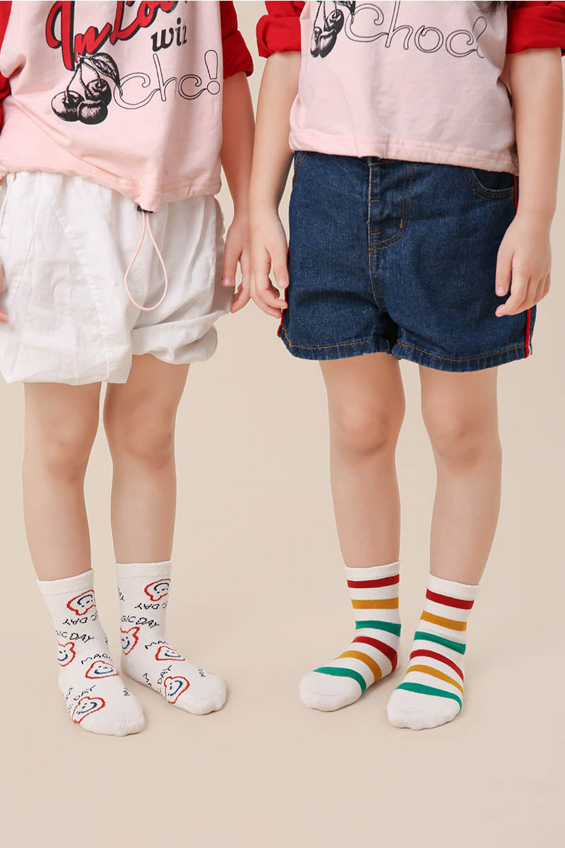 Colorful Bear Kids Crew Socks - Comfortable Cotton Blend Vibrant Animal Pattern Socks for Toddlers and Children