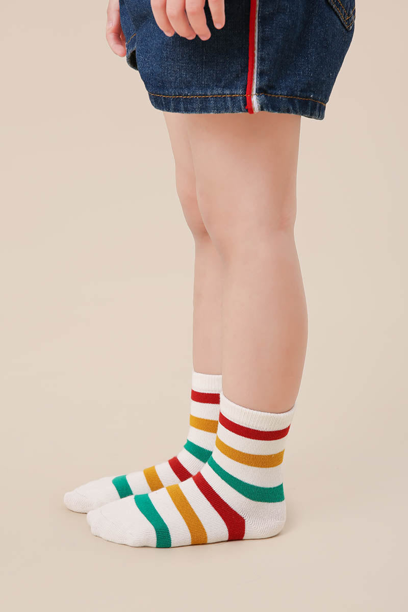 Colorful Bear Kids Crew Socks - Comfortable Cotton Blend Vibrant Animal Pattern Socks for Toddlers and Children