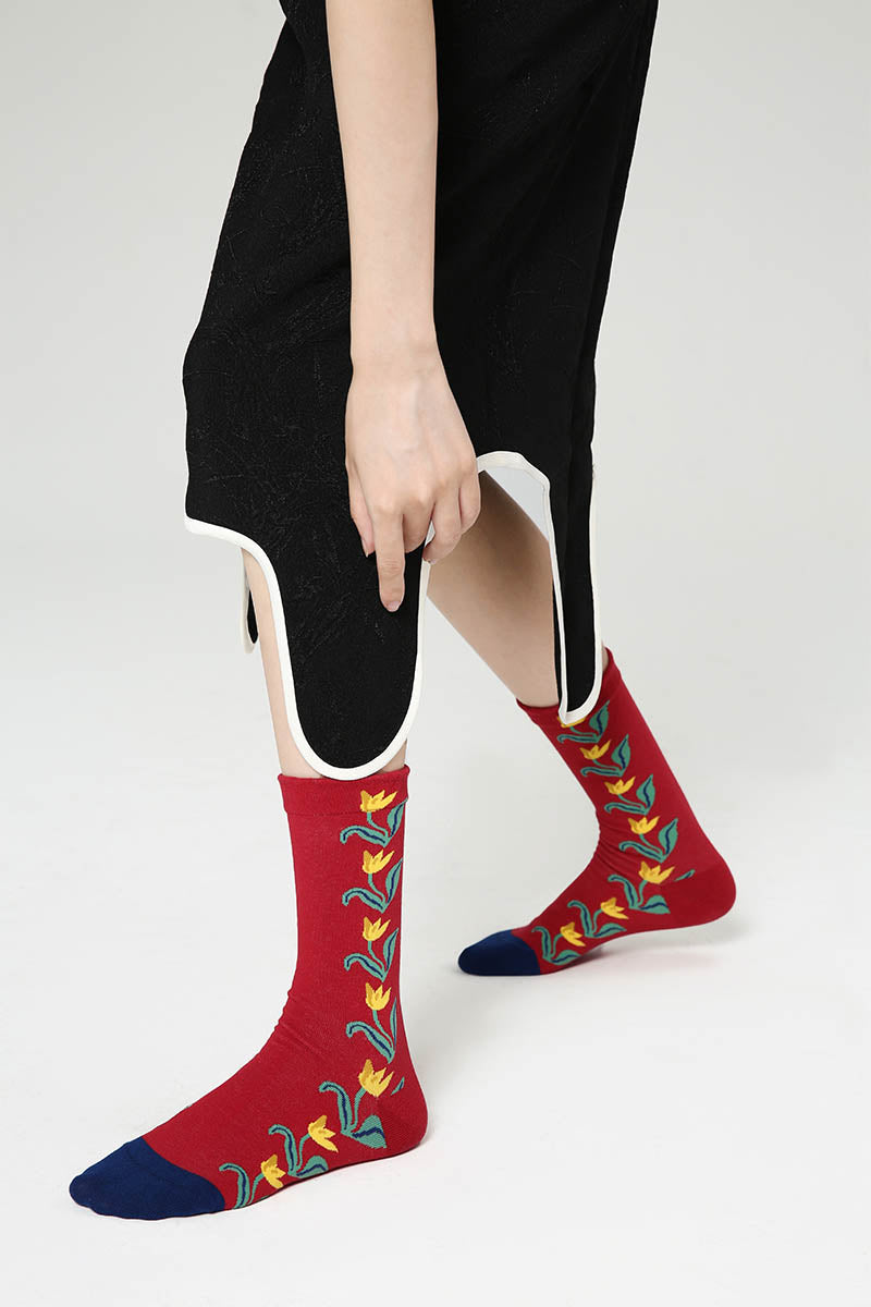 Red Botanical Print Women's Crew Socks, Comfortable Cotton Blend Premium Ankle Socks